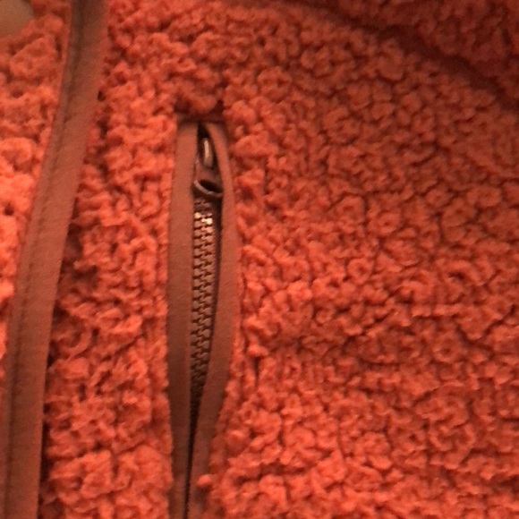 Universal Thread Snap Fleece - Picture 5 of 6